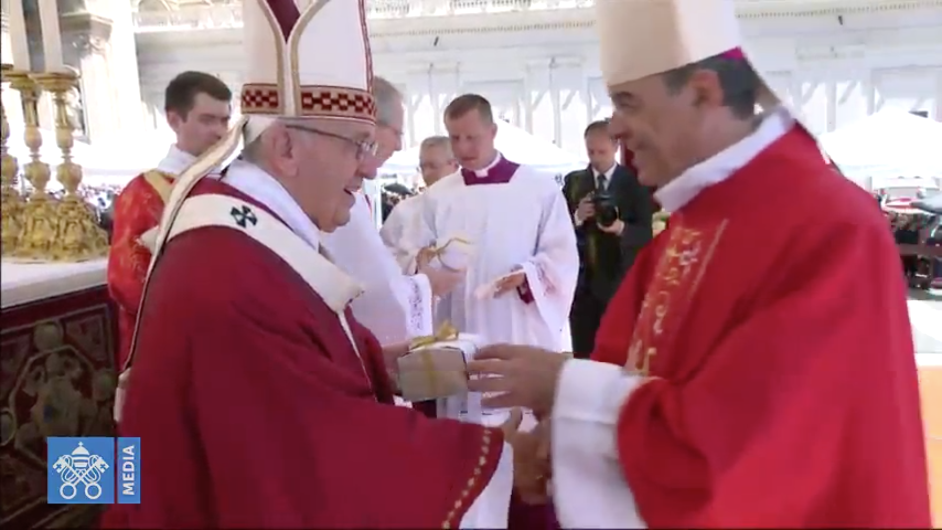 Mgr Aupetit (Paris) reçoit le pallium 29/6/2018 capture @Vatican Media