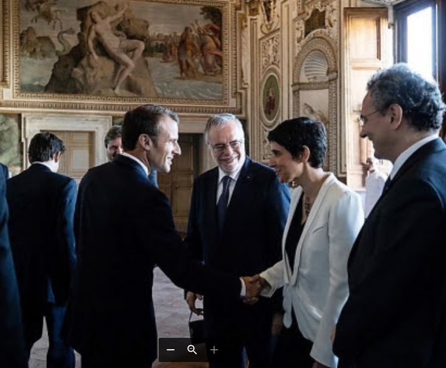 Andrea Riccardi, Valérie Régnier et Marco Impagliazzo saluent le président Macron 26/6/2018 © SantEgidio