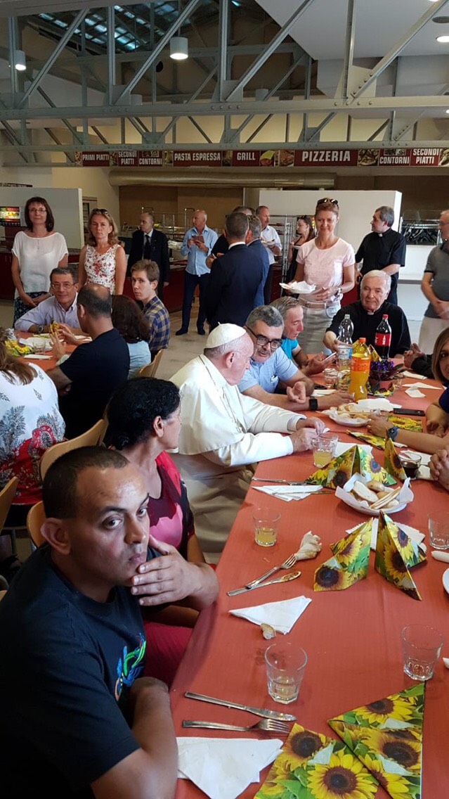 Repas de fête pour les pauvres 29/6/2018 © Adam Trojanek, Church in Poland