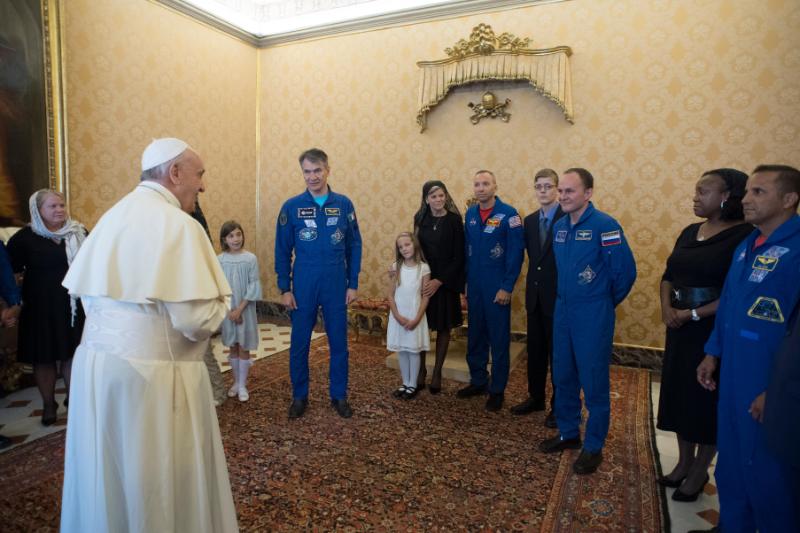 Astronautes de la station spatiale internationale © Vatican Media