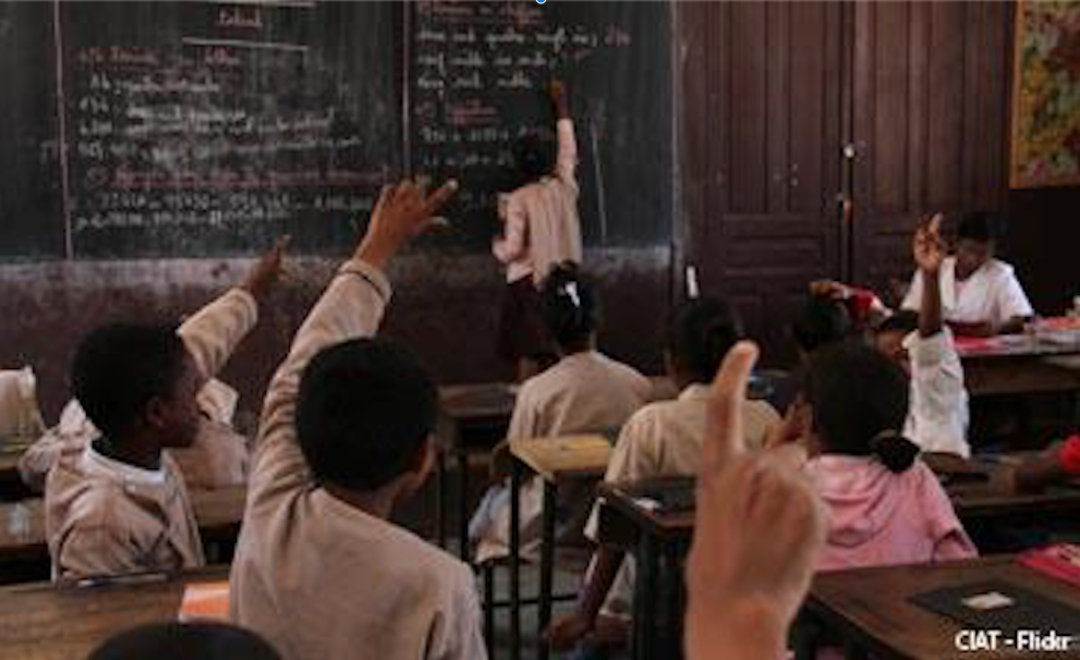 Une école en Afrique @ Réseau de prière du pape en France