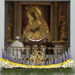 Chapelet, à la Porte de l'Aurore (Vilnius, 2018) @ Vatican News