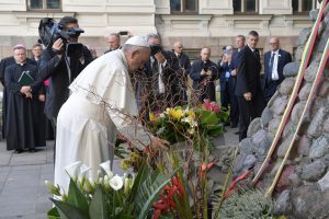 Vilnius, monument aux victimes de l'Occupation © Vatican News