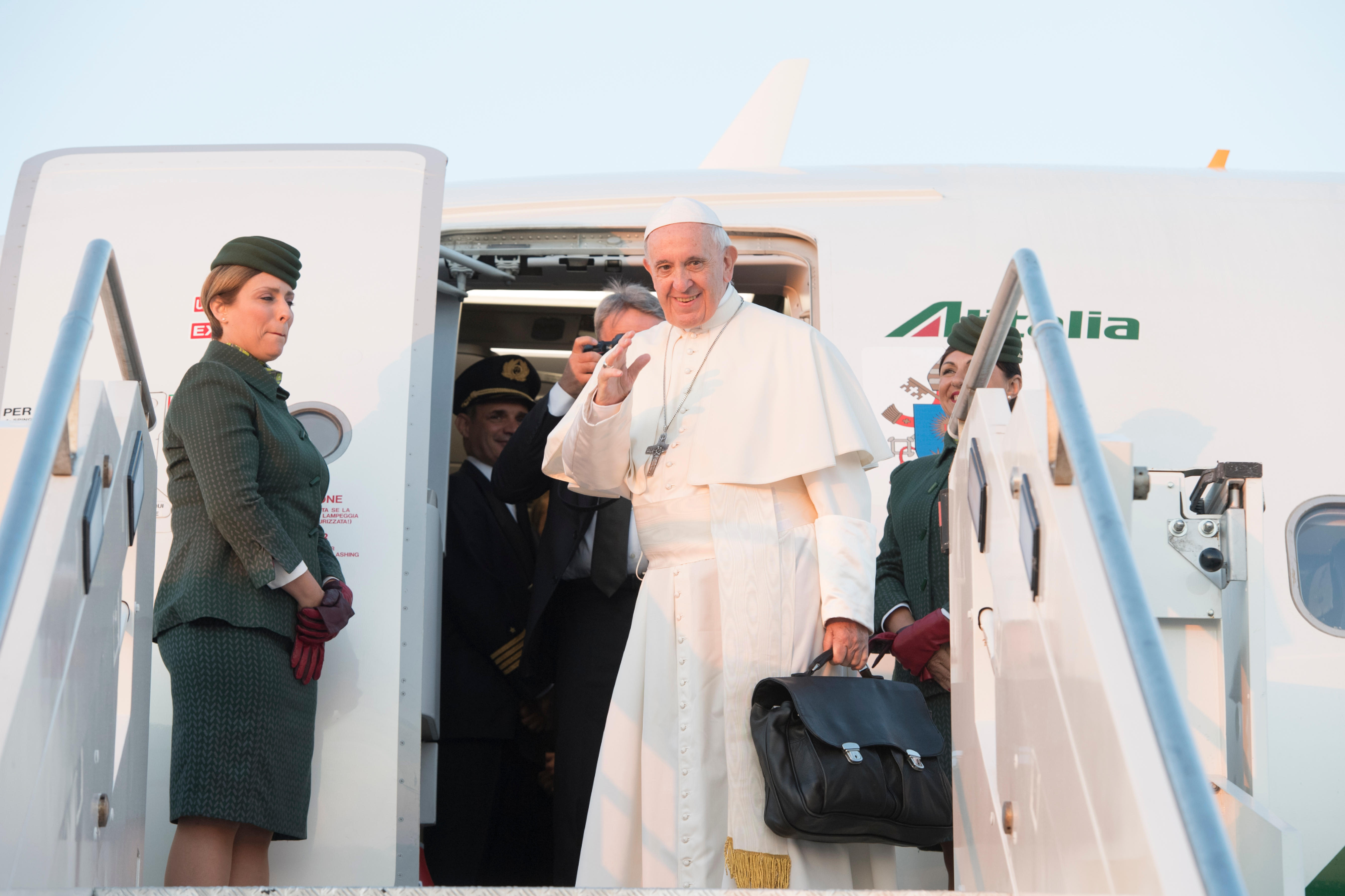 Départ en avion pour la Lituanie © Vatican Media