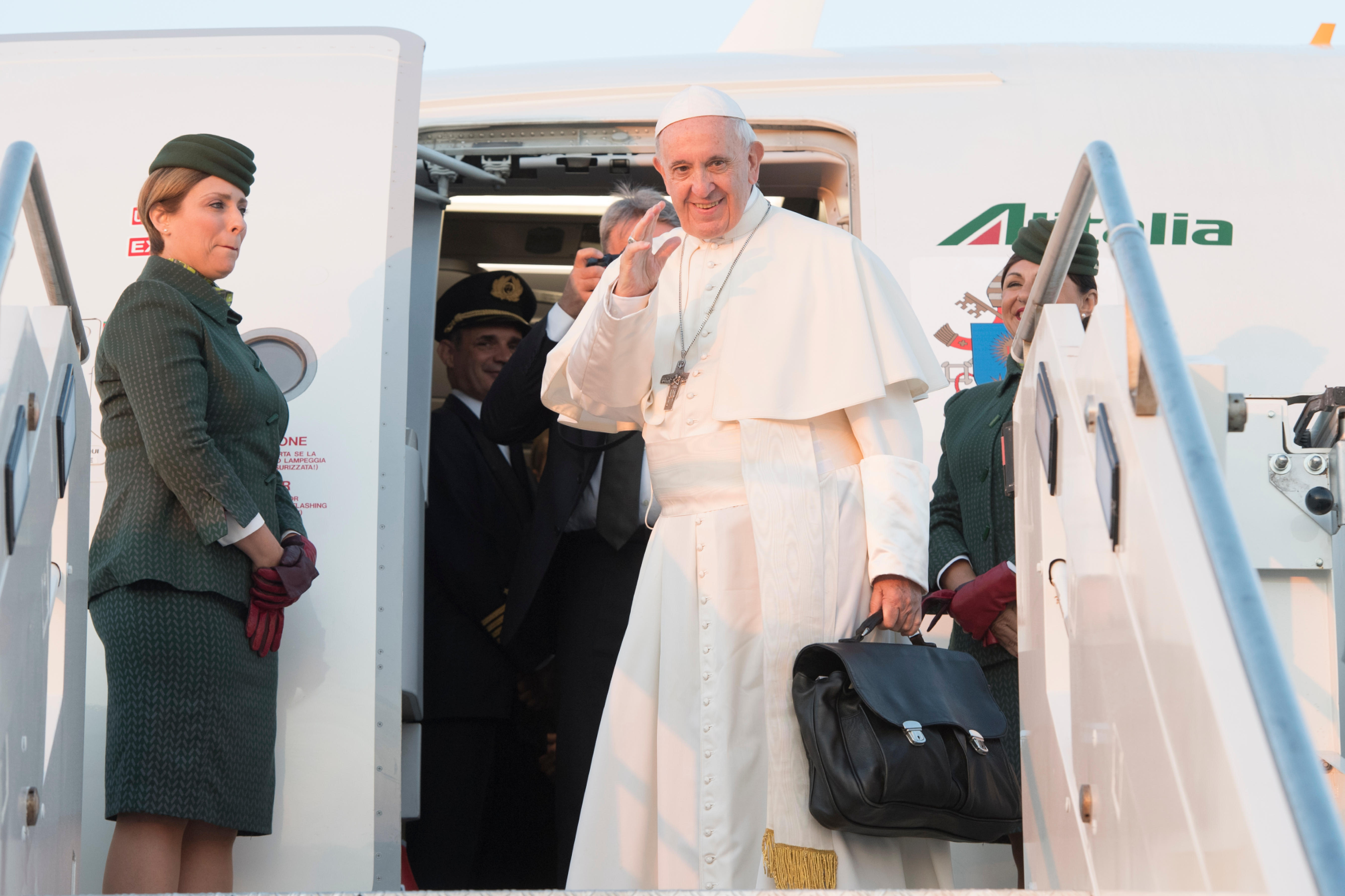 Départ en avion pour la Lituanie © Vatican Media