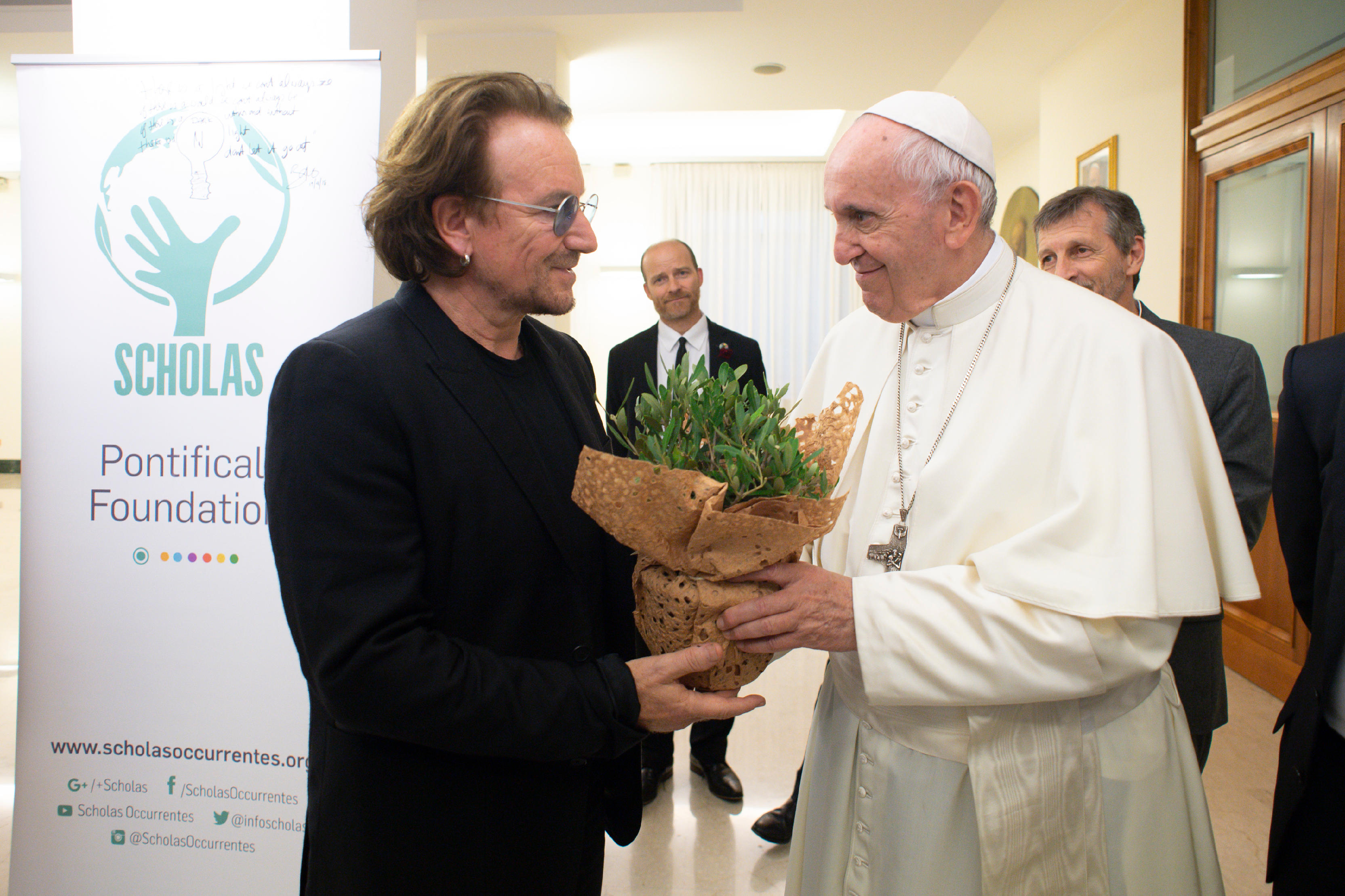 Le pape avec le chanteur Bono de U2 © Vatican Media