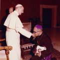Mgr Romero et le pape Paul VI @BOscarRomero