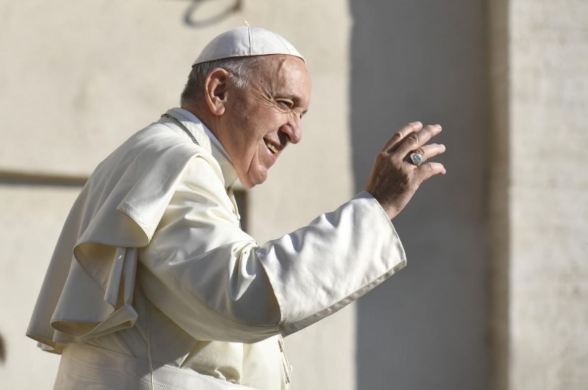 Le pape salue, audience générale du 10 oct 2018 © Vatican Media