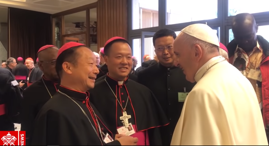 Les deux évêques chinois au Synode © Vatican News