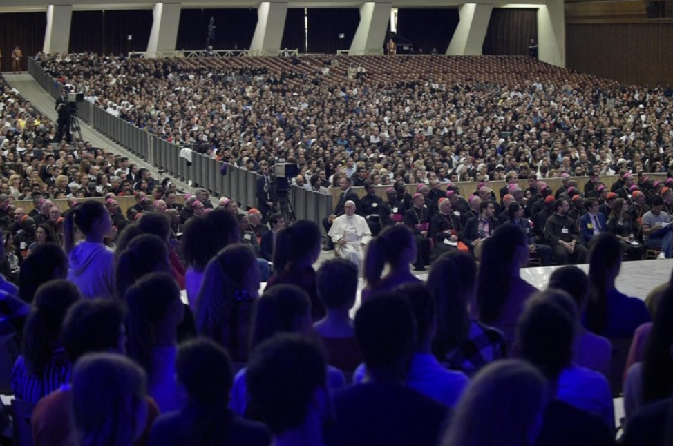 Synode des évêques, veillée avec les jeunes © Vatican Media