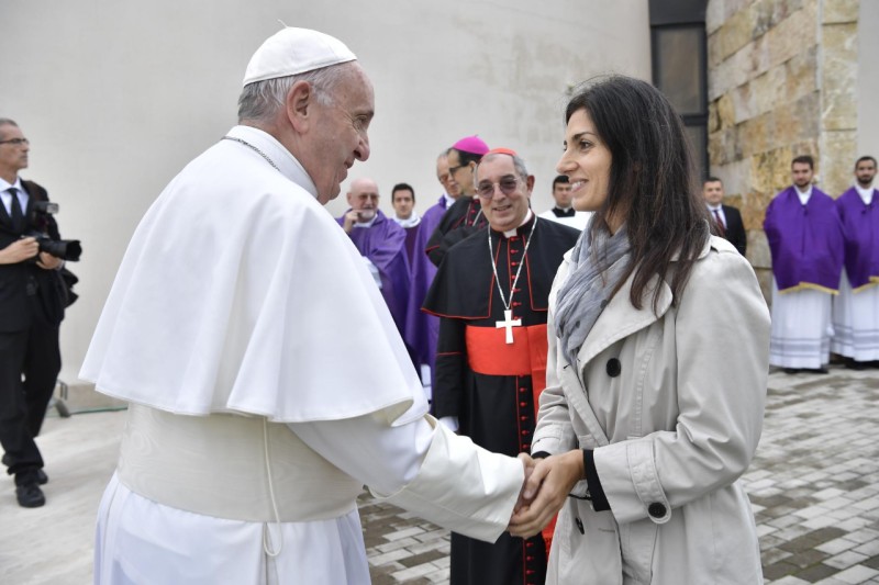 Le pape et la maire de Rome Virginia Raggi, 2 nov 2018 © Vatican Media