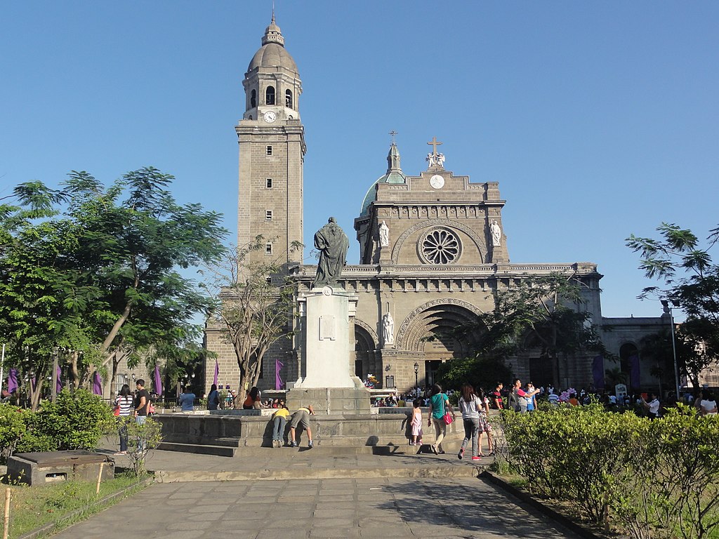 Cathédrale de Manille @ wikipedia / Patrickroque01
