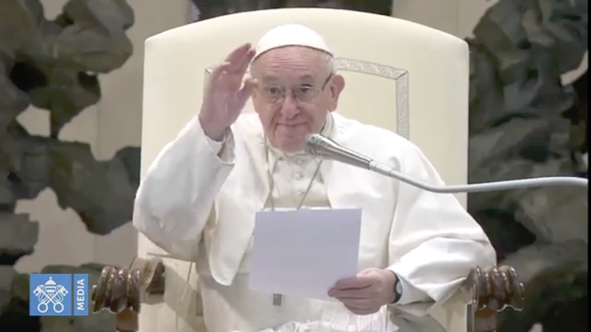 Le Pape salue les jeunes de Draguignan @Vatican Media