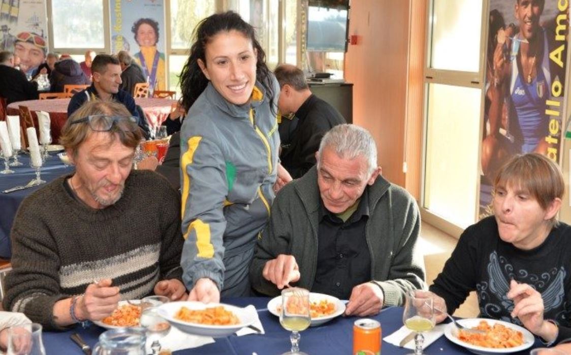 Déjeuner avec les plus pauvres © Vatican news