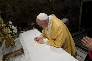 Sainte Maison de Lorette, signature de la Lettre aux Jeunes 25 mars 2019 © Vatican Media