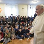 Enfants et jeunes de la paroisse San Crispino da Viterbo a Labaro © Vatican Media