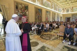 Journées landaises de la jeunesse, avec Mgr Souchu © Vatican Media