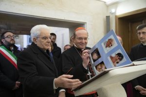 Le président Mattarella à L'Aquila et le card. Petrocchi @ chiesadilaquila.it