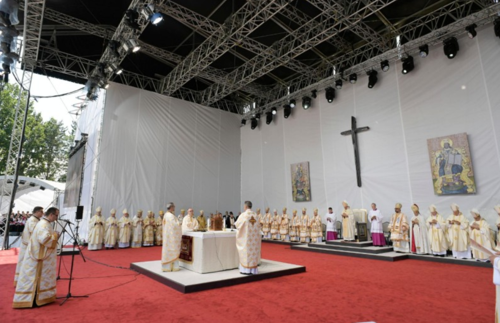 Blaj, Roumanie, divine liturgie pour la béatification de 7 évêques martyrs gréco-catholiques © Vatican Media