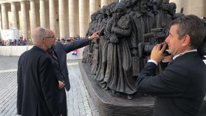 Timothy Schmalz, "Angels Unawares" © Section Migrants et Réfugiés