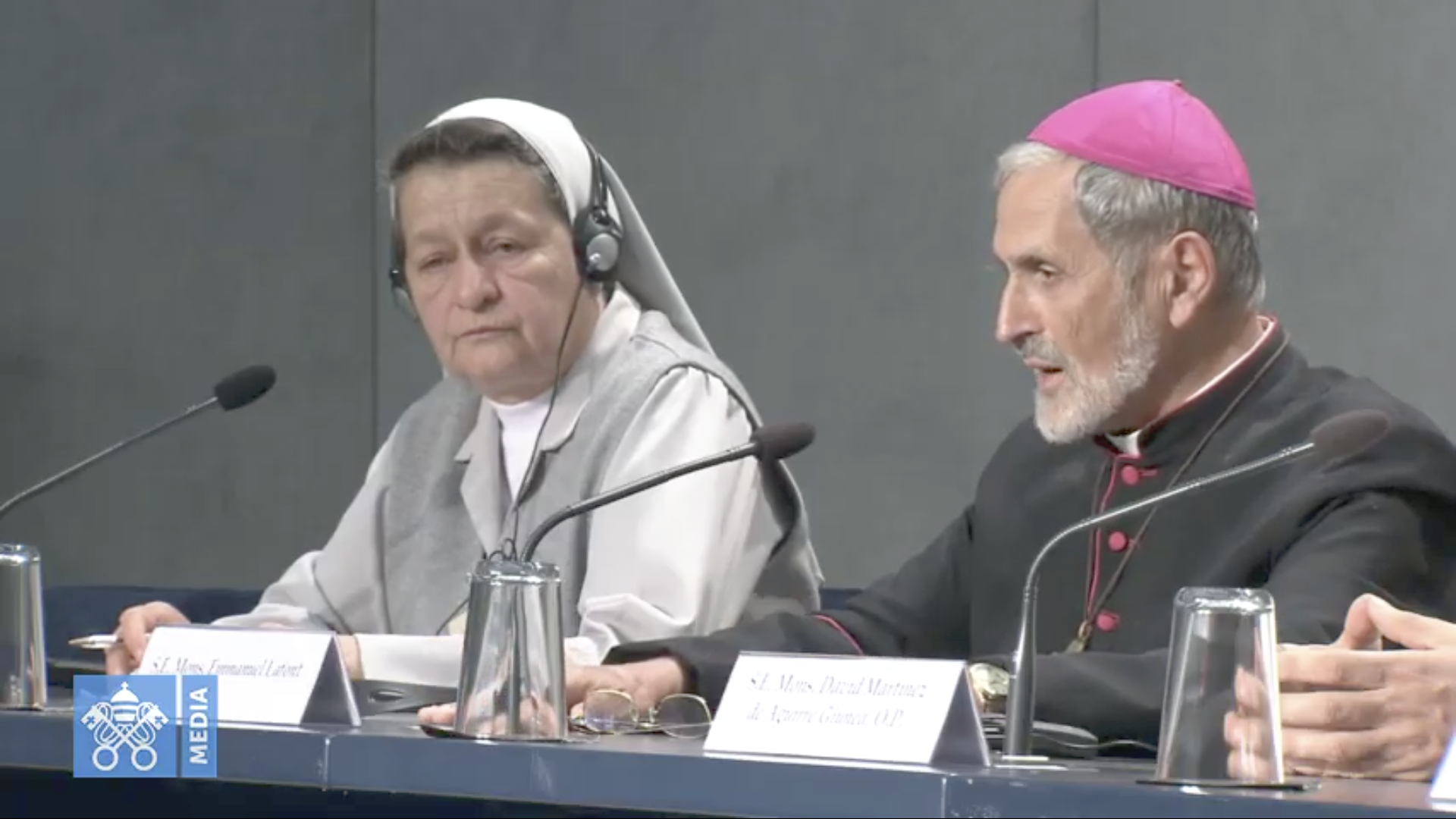 Sr Alba T. Cediel Castillo et Mgr Emmanuel Lafont, capture @ Vatican Media