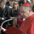 Card. Becciu, Canonisations, 13 octobre 2019, capture @ Vatican Media
