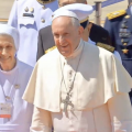 Le pape et sa cousine salésienne sr Ana Rosa Sivori, Bangkok, Thaïlande @ Radio Vatican