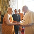 Visite au au patriarche suprême bouddhiste, au temple Wat Ratchabophit Sathit Maha Simaram, à Bangkok, Thaïlande © Vatican Media