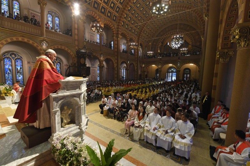 Messe avec les jeunes à la cathédrale de Bangkok, Thaïlande, 22 novembre 2019 © Vatican Media