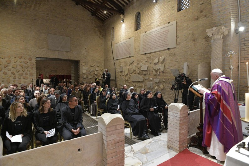 Messe du 2 novembre 2019 aux catacombes de Priscille © Vatican Media
