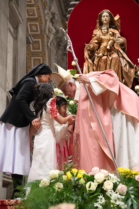 Messe avec la communauté philippine © Vatican Media