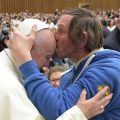 Philippe Naudin et le pape François, 19 fév. 2020 © Vatican Media