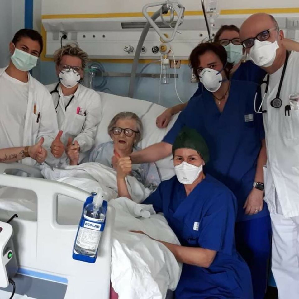 Equipe de l'hôpital de Pavullo et Alma Corsini @ Facebook de Fabio Massimo Castaldo