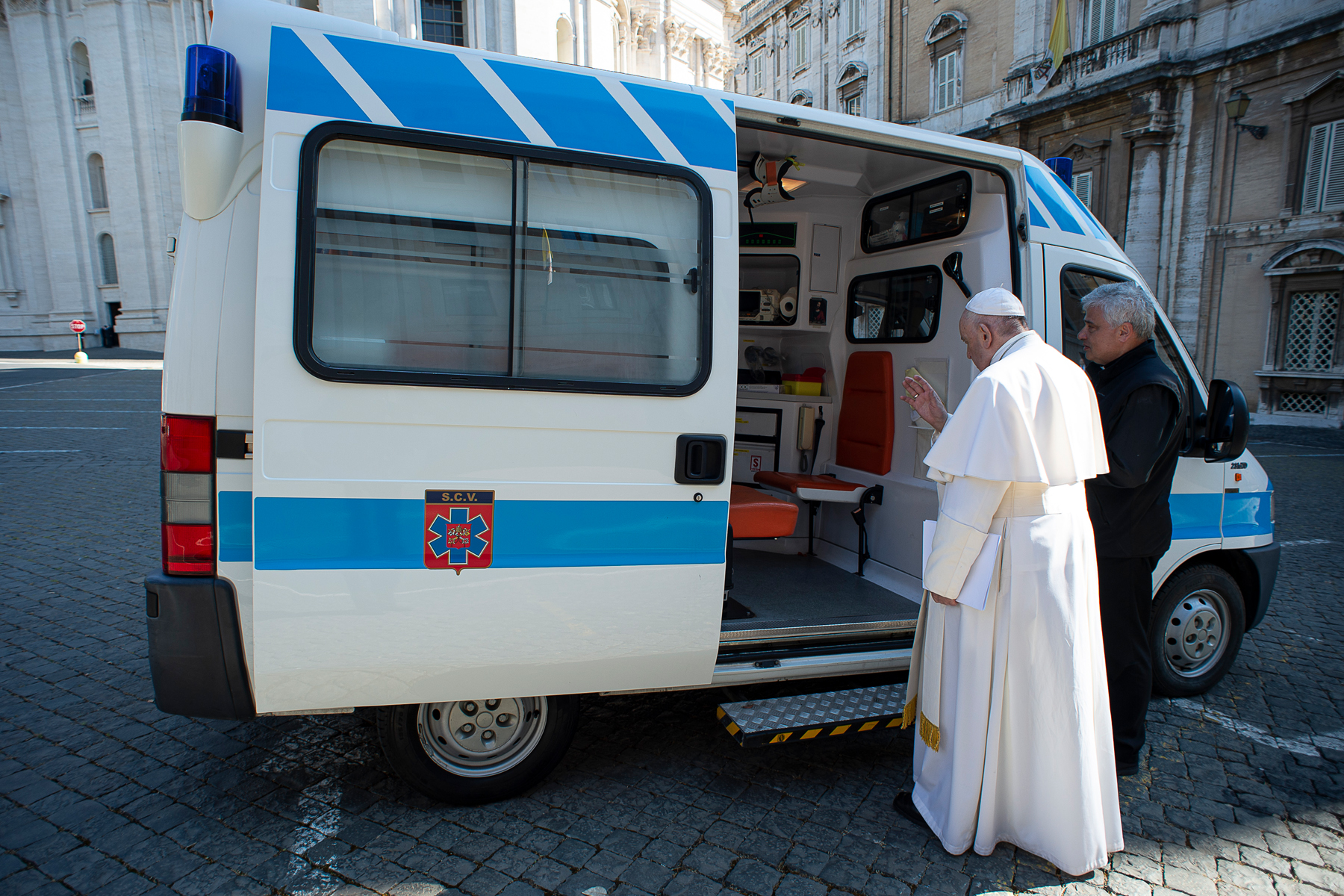 Ambulance pour les pauvres © Vatican Media