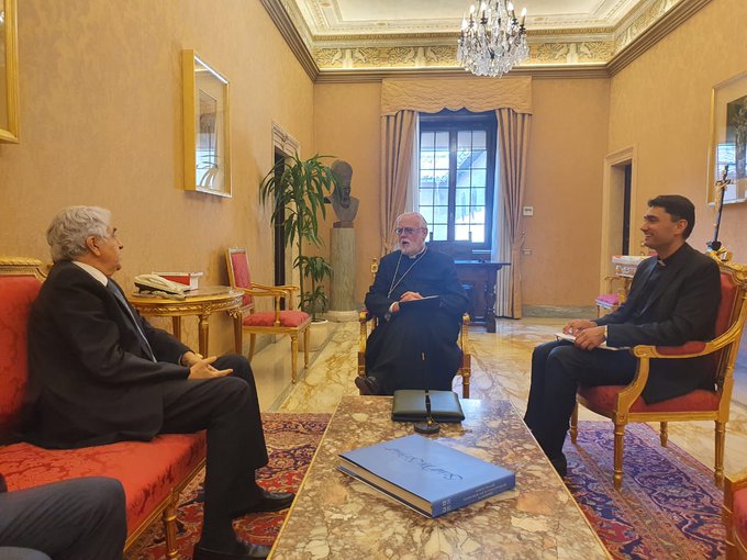Le ministre libanais Nassif Hitti au Vatican @HittiNassif