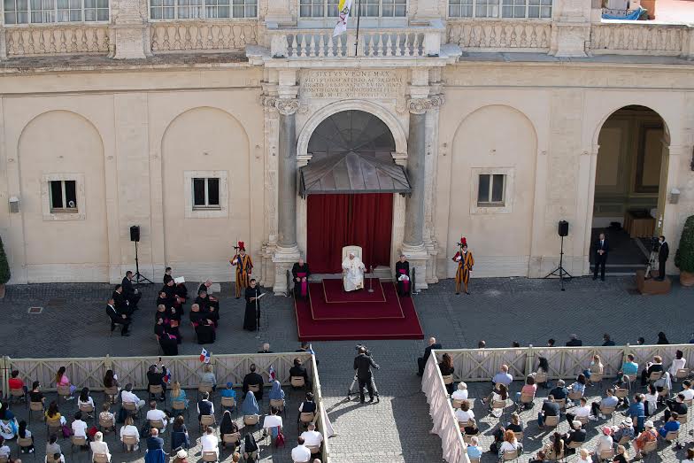 Audience du 9 septembre 2020, Cour Saint-Damase © Vatican Media