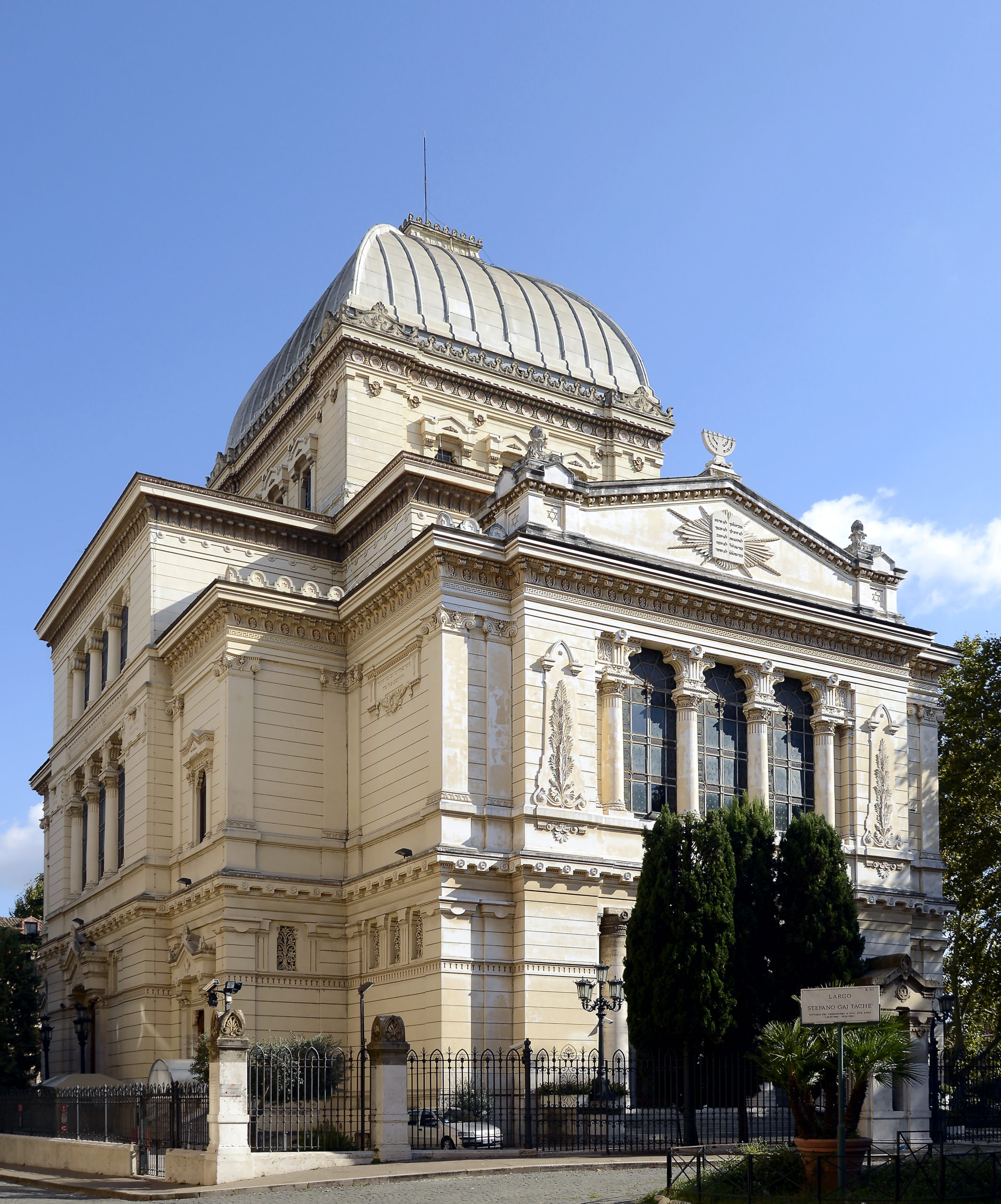 La grande synagogue de Rome @ wikimedia commons / Livioandronico2013