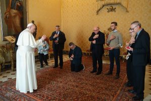 Audience au p. Maccalli, ancien otage © Vatican Media