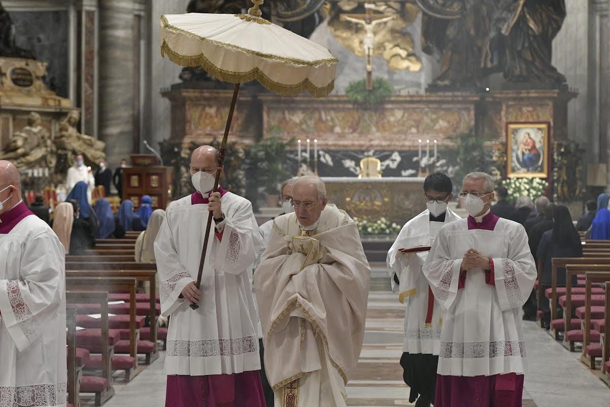 Messe in Cena Domini, Jeudi Saint 2021, card. Re © Vatican Media