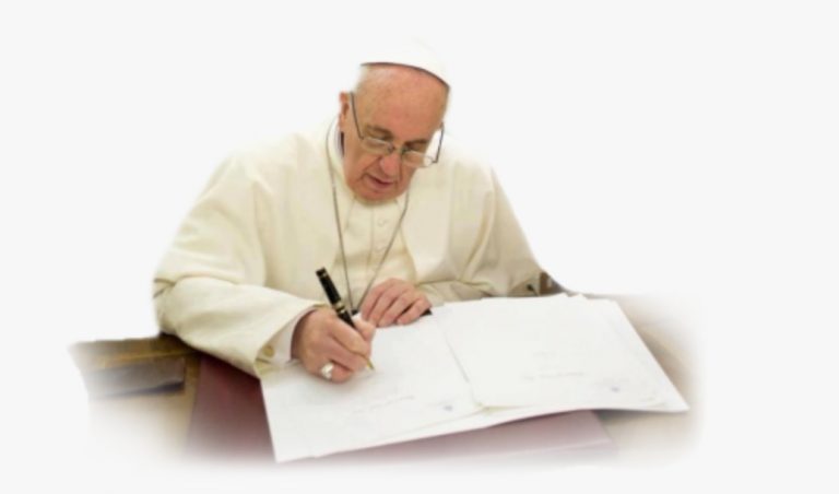 Le pape François signant un document © Vatican Media