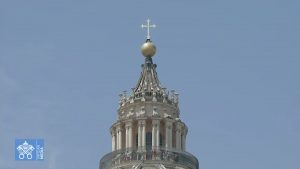 Tambour et Croix, basilique Saint-Pierre, capture 1er août 2021 / Vatican Media