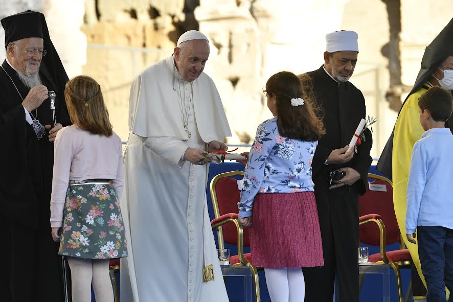 Transmission aux enfants, Rencontre des religions pour la paix © Vatican Media