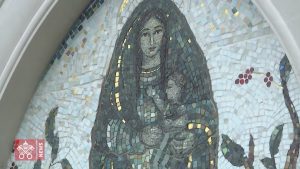 Notre Dame "Negrita de los Angeles" sainte patronne du Costa Rica, jardins du Vatican © capture Zenit / Vatican Media