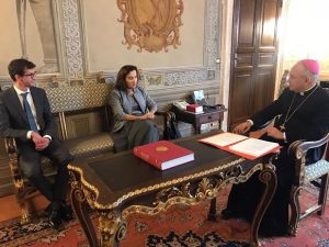 Signature de la Convention sur l'es cours de français © ambassade de France près le Saint-Siège