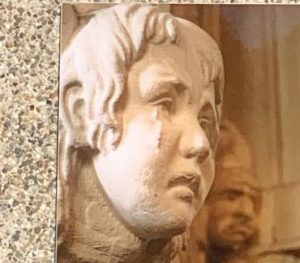 Enfant-Ange qui pleure, mémorial pour les victimes d'abus, Lourdes © Corref