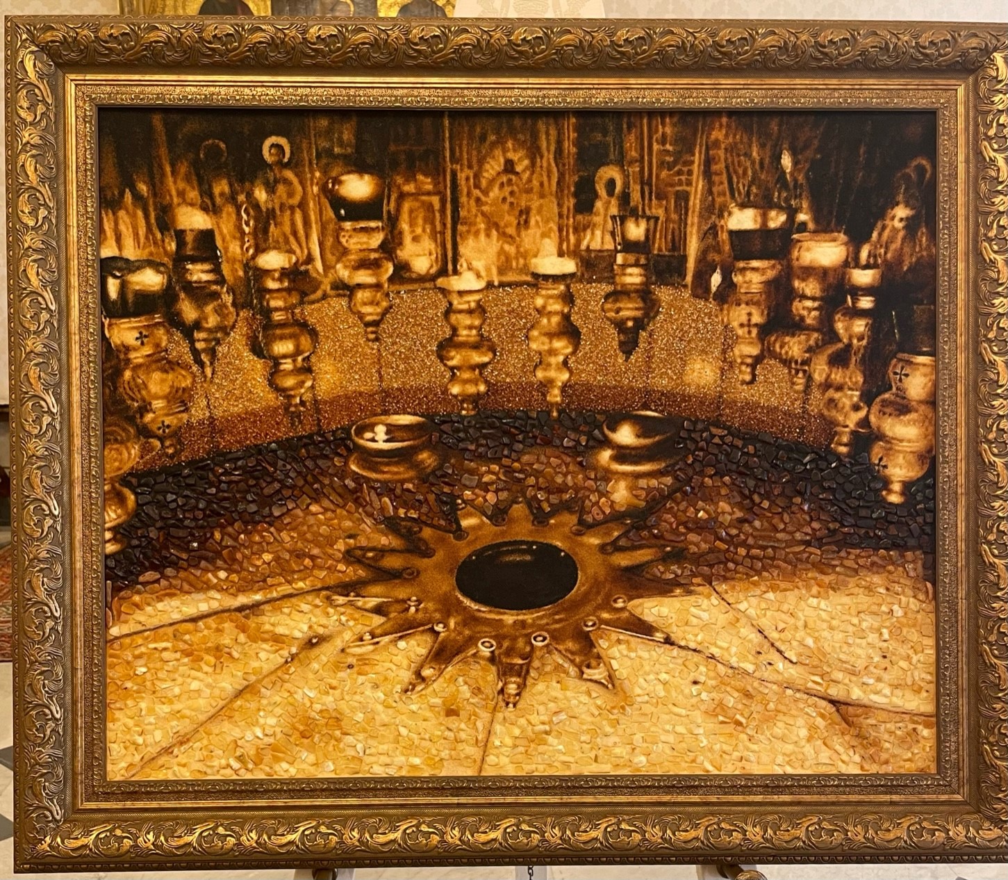 Représentation en ambre de la grotte de la Nativité, Bethléem © Pool AIGAV