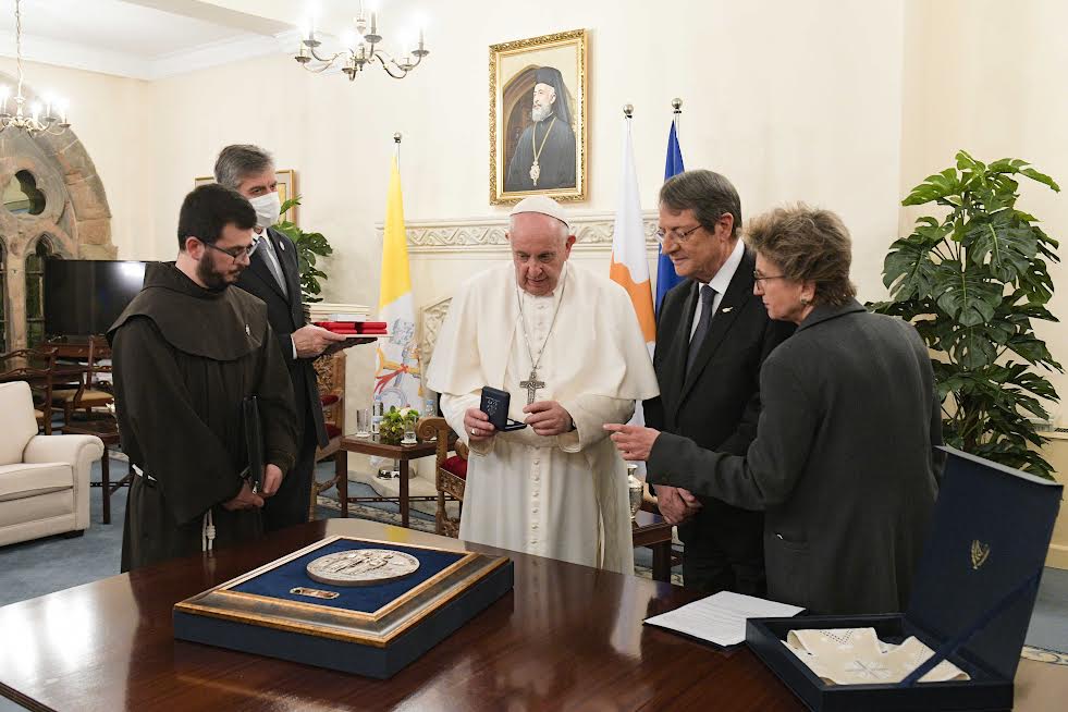 Echange de cadeaux, chypre © Vatican Media