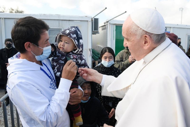Lesbos, le pape et les enfants © Vatican Media