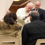 Bénédiction d'un malade, audience du 19 janv. 2022 © Vatican Media