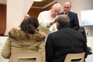 Bénédiction d'un malade, audience du 19 janv. 2022 © Vatican Media
